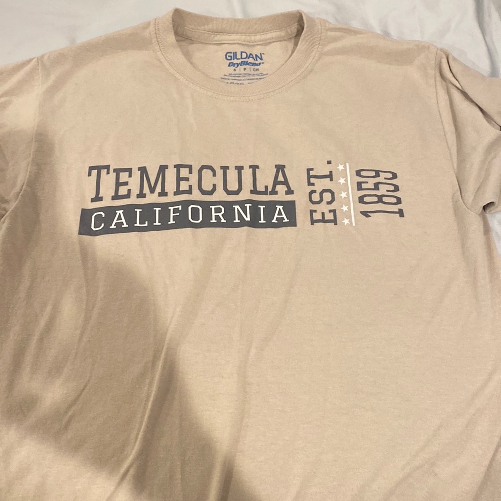 Tan tshirt